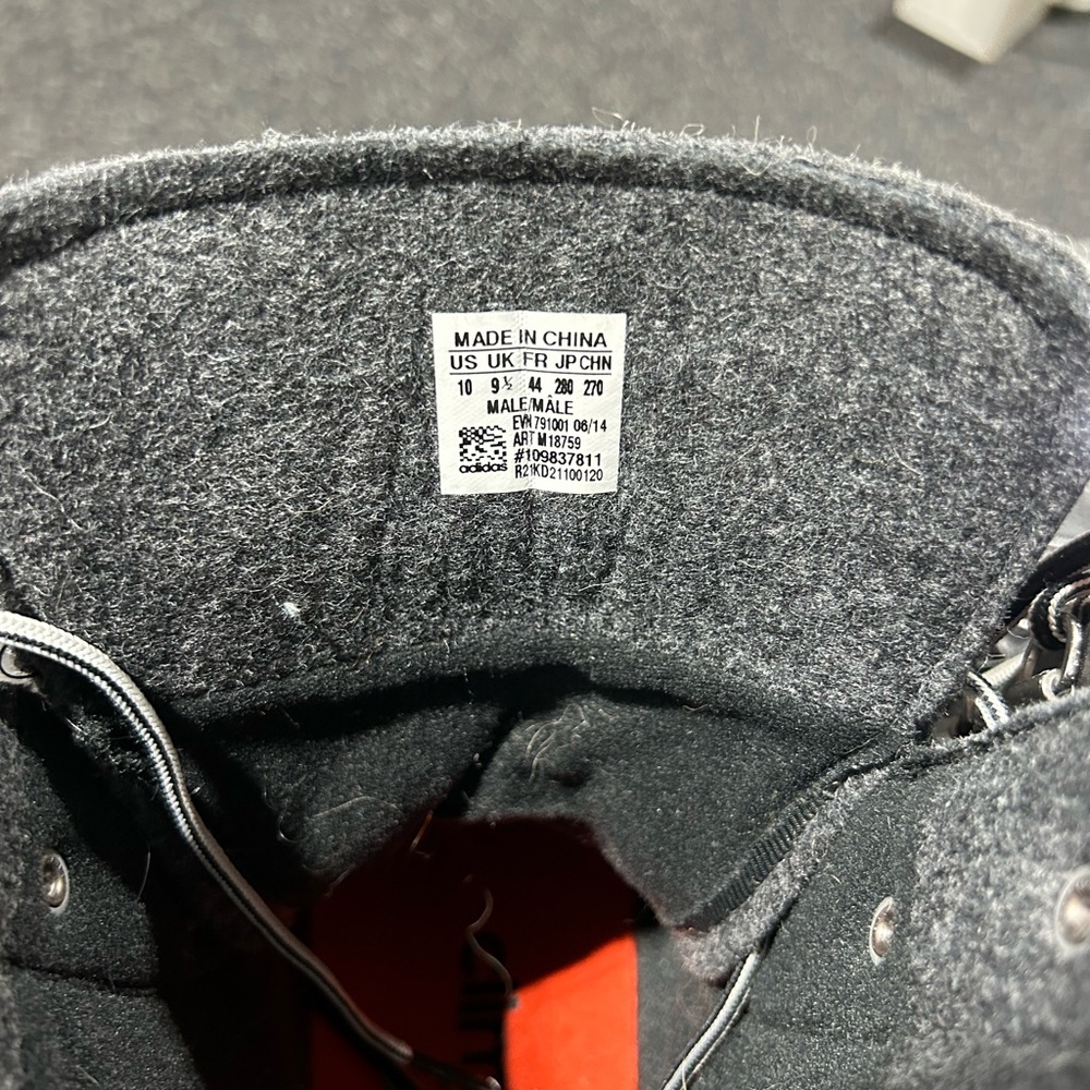 Adidas PrimaLoft Gray and Black Men's Boots with Red Accents - Picture 5 of 5